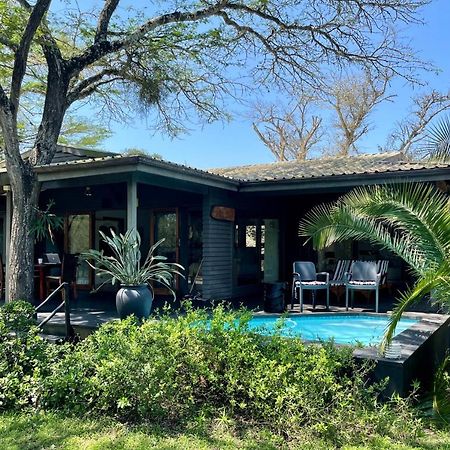 Imani Bush House & Silver Sky Chalet フルフルウェ エクステリア 写真