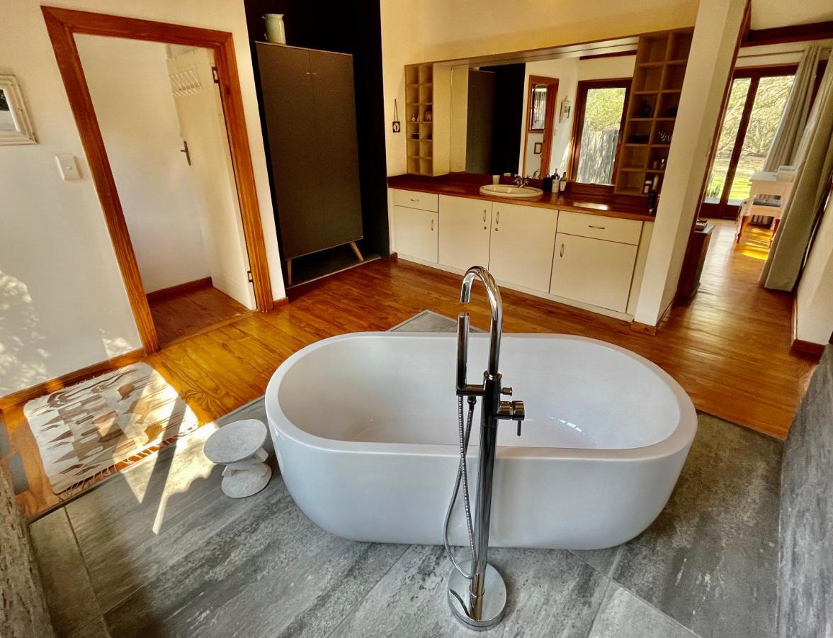 Imani Bush House & Silver Sky Chalet フルフルウェ エクステリア 写真